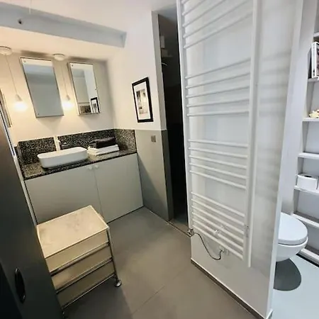 Апартаменты Cozy Canal Saint Martin